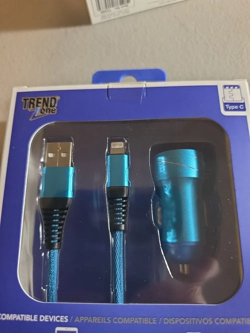 Trend Zone 6-Foot Charging Cable and Car Adapter Set i phone